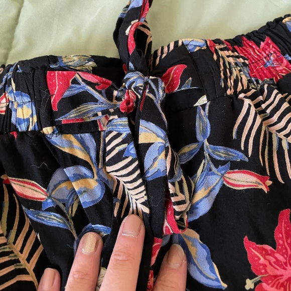 Xs tropical black wide leg capri, donating 10/10 - Picture 3 of 8